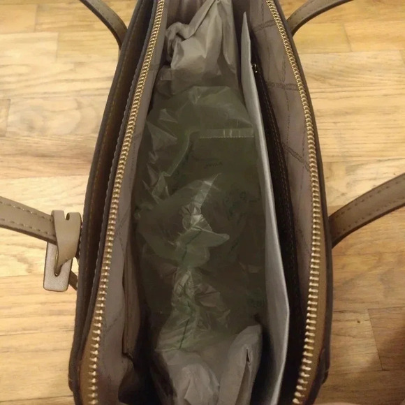 Michael Kors Tan Leather Large Tote Bag - Picture 4 of 6